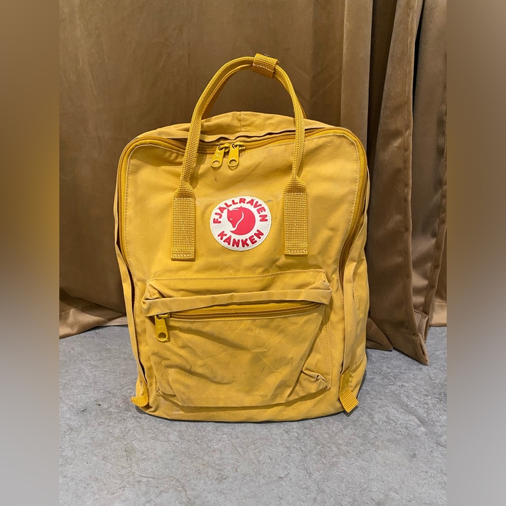 Fjallraven Kanken Backback